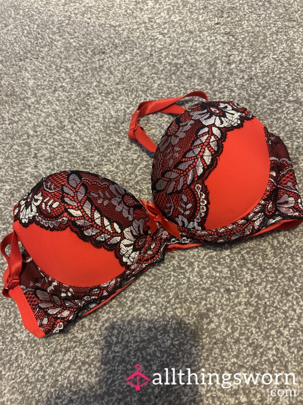 Black And Red S**y Bra.. Size M 34C Matching Thong In My Listings.