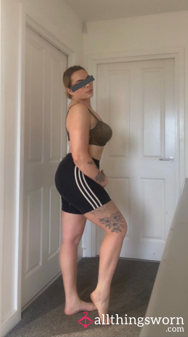 Black And White Adidas Gym Shorts / Very Well Worn, Fraying, Holes And Splits / Adidas Cycling Shorts - Fitted / Size 10-12. 📦 UK Delivery Included. 🌍 International Shipping Available. 📸 Phot