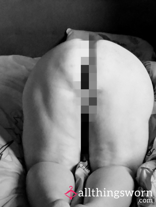 Black And White Pictures Off My Naked A** Bent Over On My Bed 💦