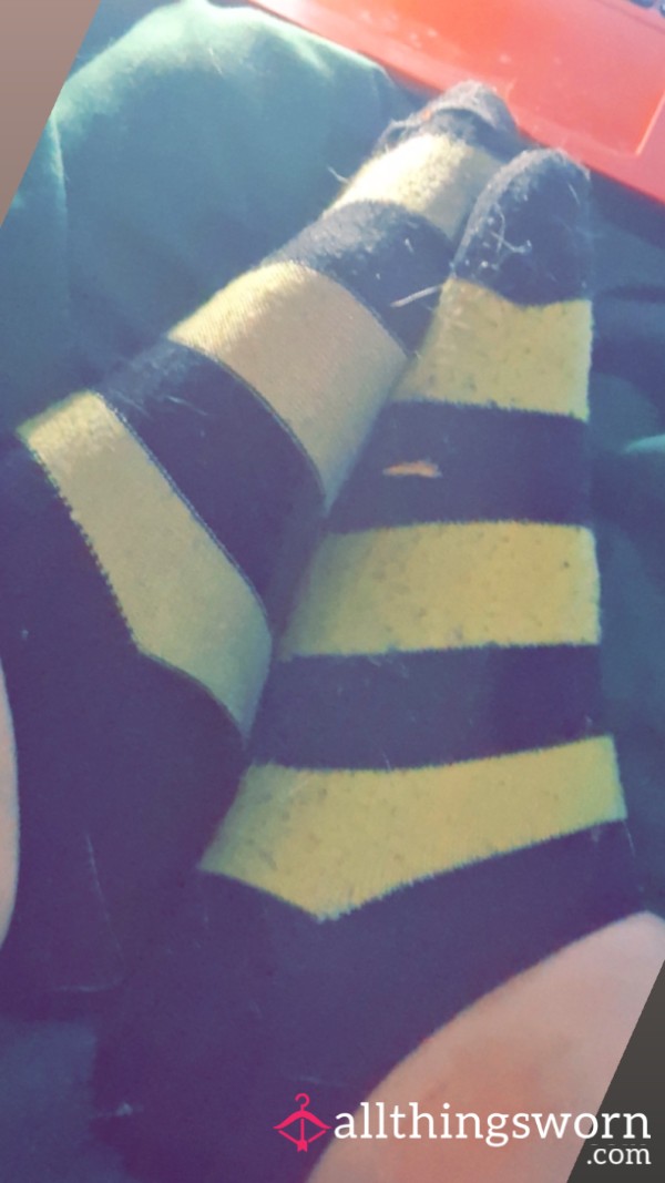 👣BLACK AND YELLOW SMELLY SOCKS👣
