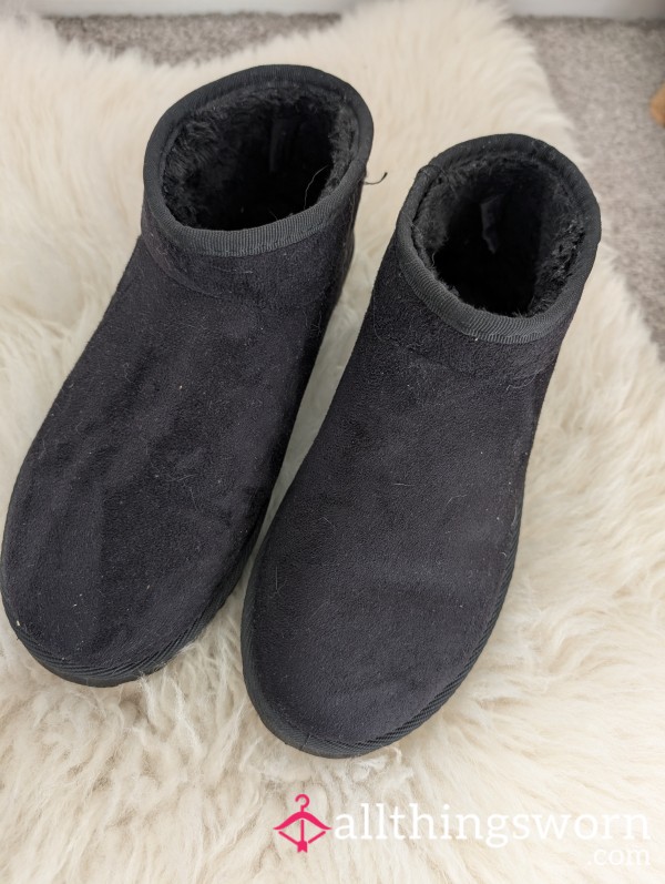 Black Ankle Boots. With Fluffy Insides 😍