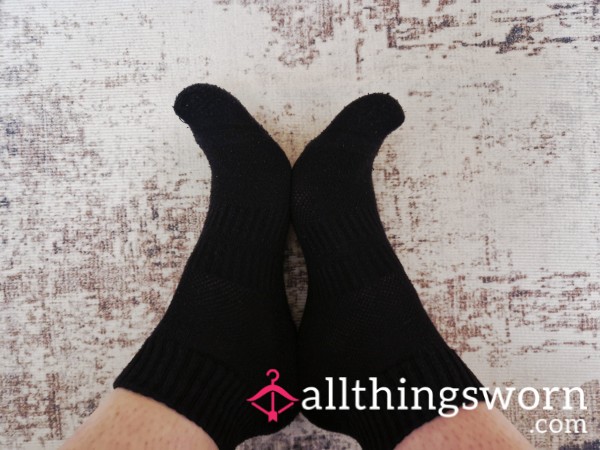 Black Ankle Socks – Worn By A Curvy, Playful Goddess With Sweaty, Scented Feet 🖤👣
