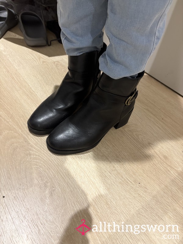 Black Boots