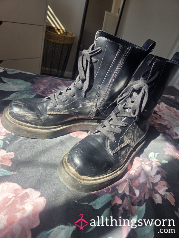 Black Boots