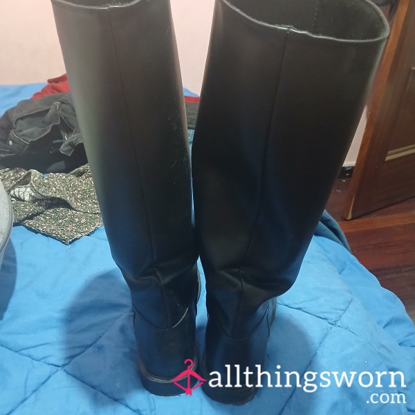 Used Black Leather Boots – 6 Months Used👠🧦👟💦