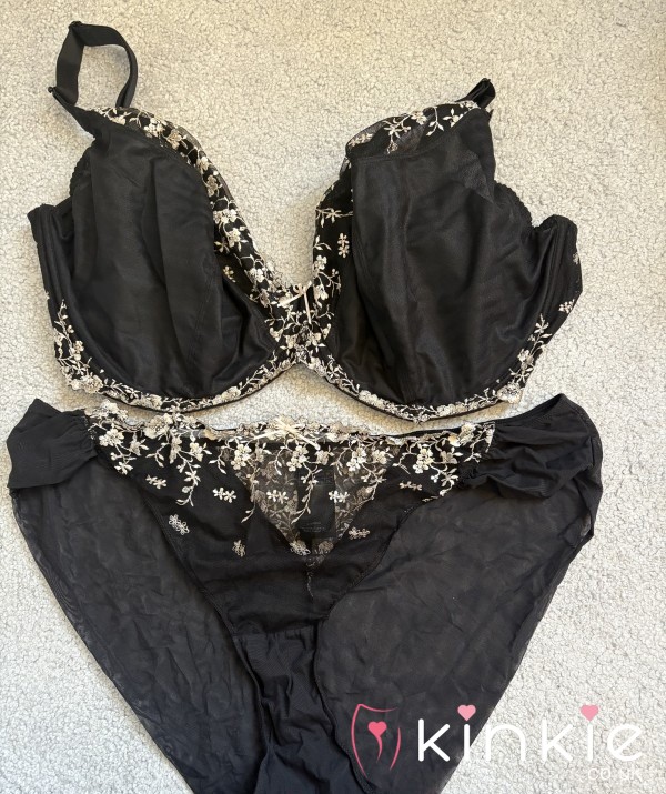 Black Bra Set