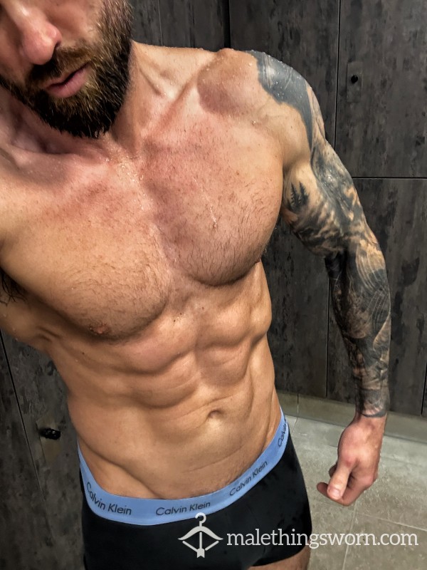 Black Calvin Klein Boxers With Blue Waistband – Size Medium.