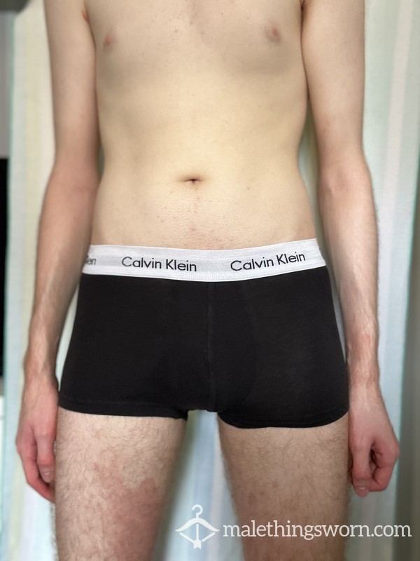 [SALE] Black/White Calvin Klein Low-Rise Boxers (Small)