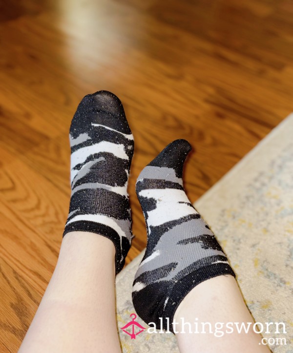 🧦 Black Camo Ankle Socks (Worn)