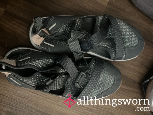 Black Chaco 8.5 Sandals