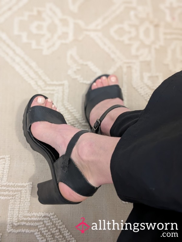 Black Chunky Heels 🖤