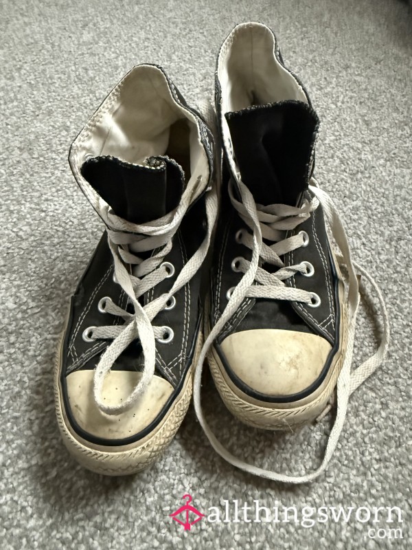 Black Converse UK4