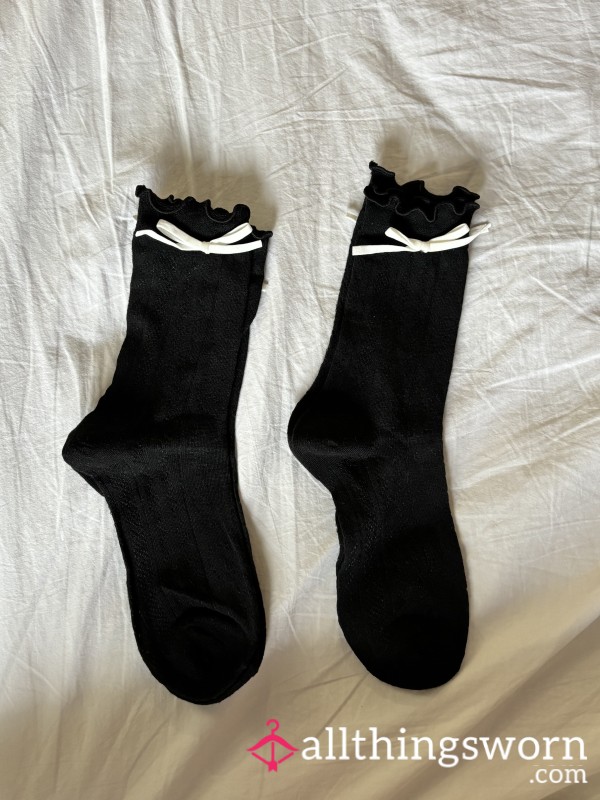Black Bow Coquette Socks 🎀 — 48h Made-to-Order Campus Wear (+Gym / +Extra Day / +Hiking)