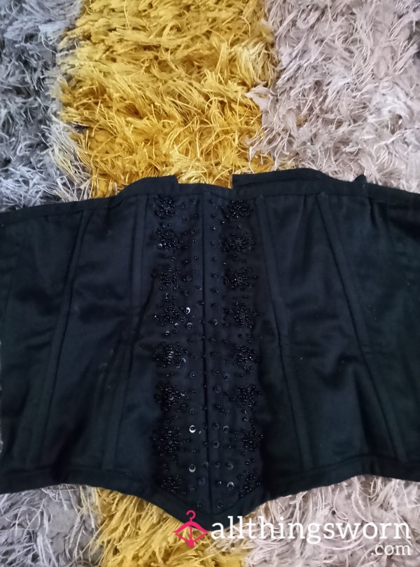 Black Cotton Waste Belt With Glistening Bead Work On The Front. Size 10 , I Tried It On But I've Gotta To Fat It Seems 😭 This Is A Beautiful Piece