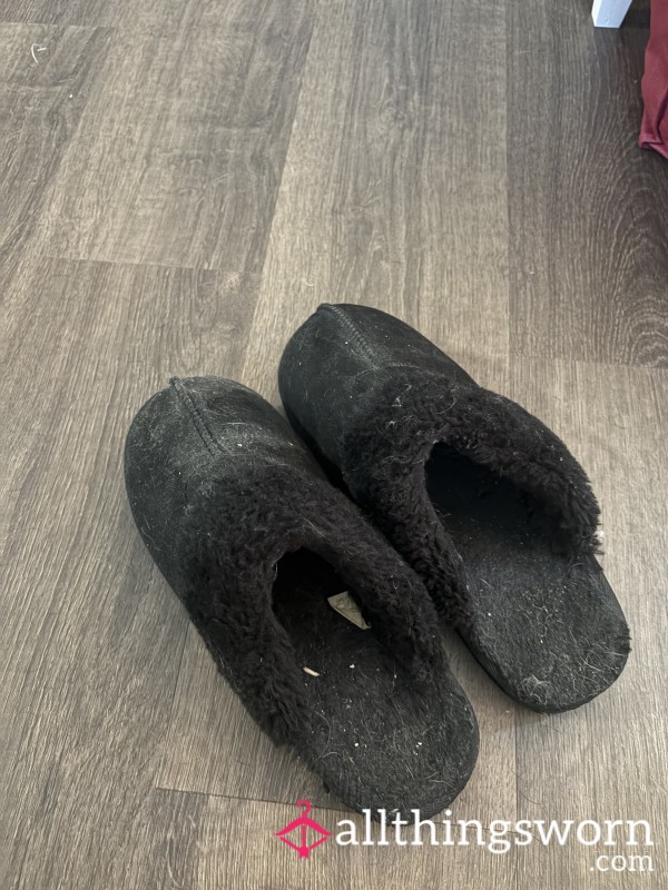 Black Dirty Slippers