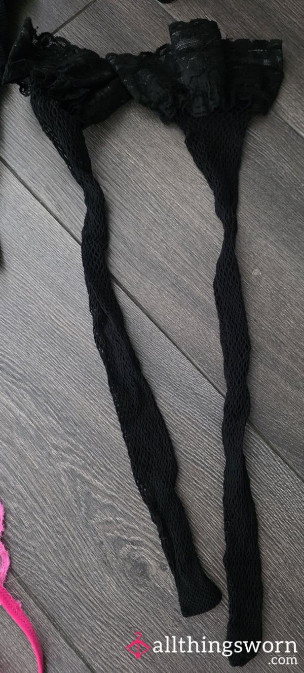 Black Fishnet Lace Hold Up Stockings Suspenders