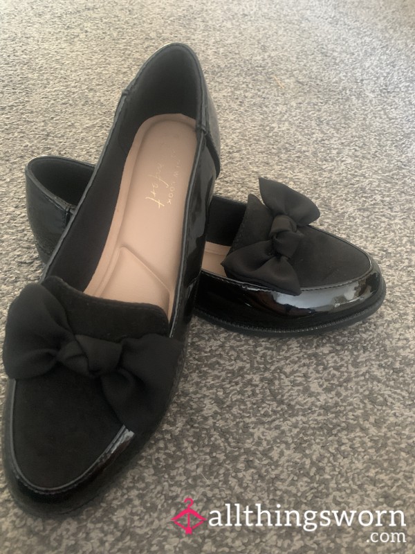 Black Flat Dolly Shoe. Worn Once. UK (5)