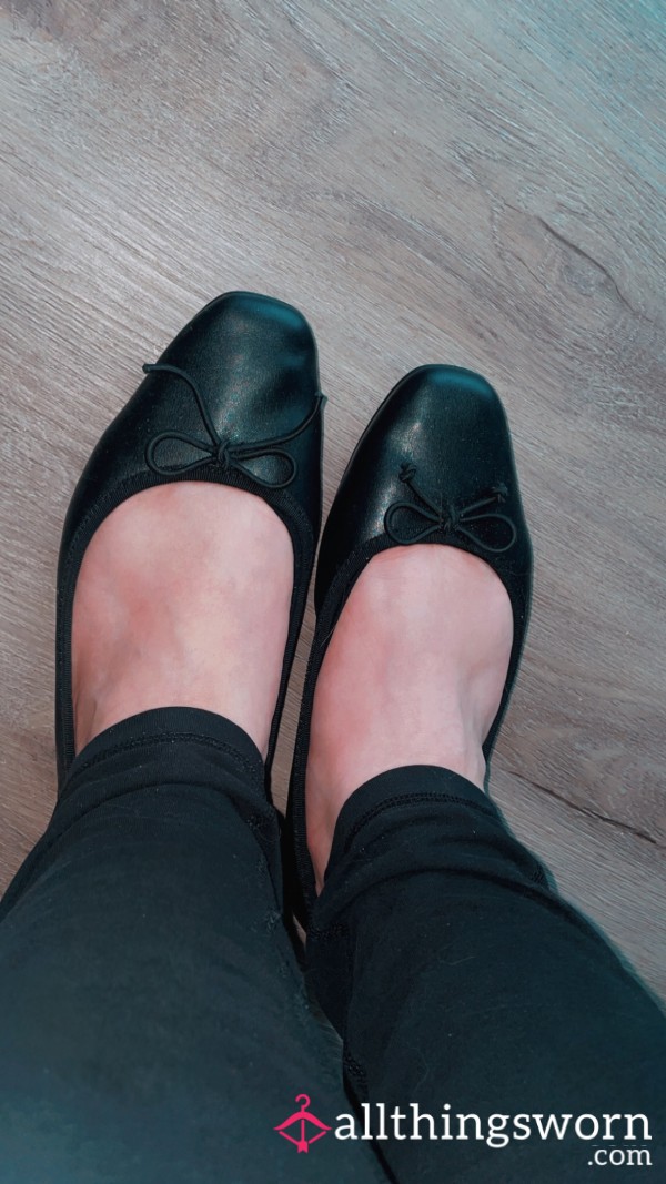 Black Flats With Bow