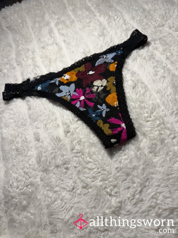 🖤 Black Flor*l Lace Victorias Secret Thong 🖤 SALE $15