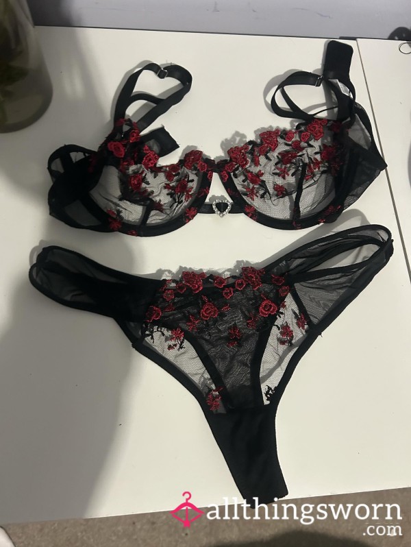 Black Flor*l Lingerie Set