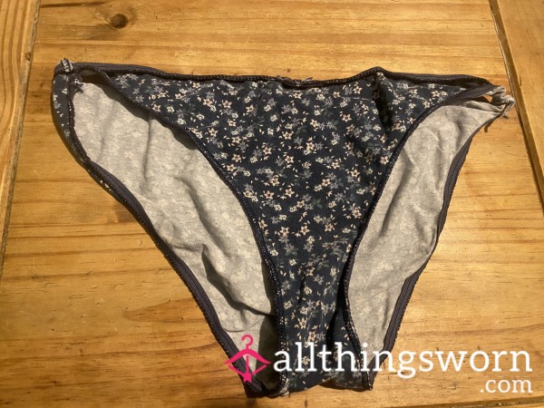 Black Flor*l Panties🖤