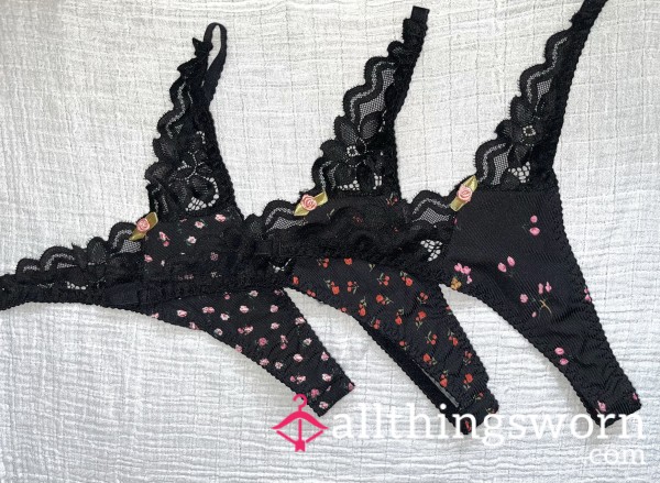 Black Flor*l Thongs 🌸🌹🌺