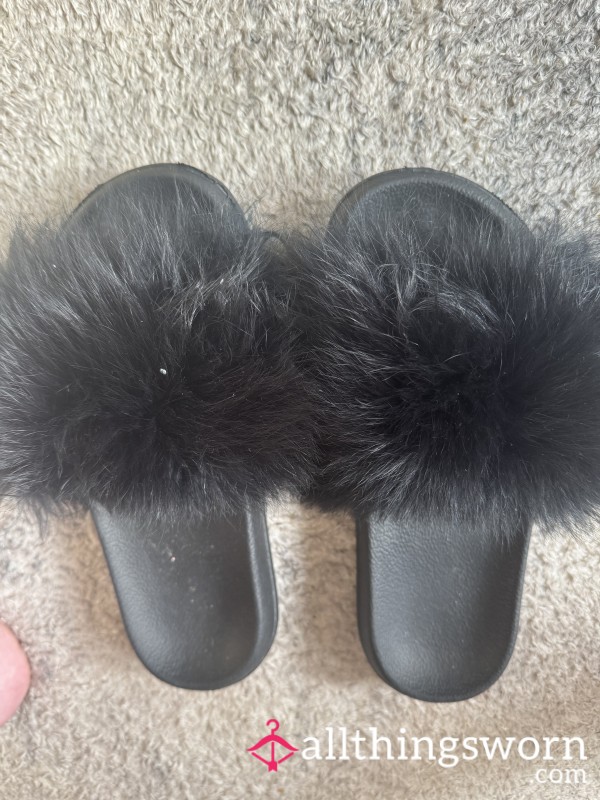 Black Fluffy Sliders