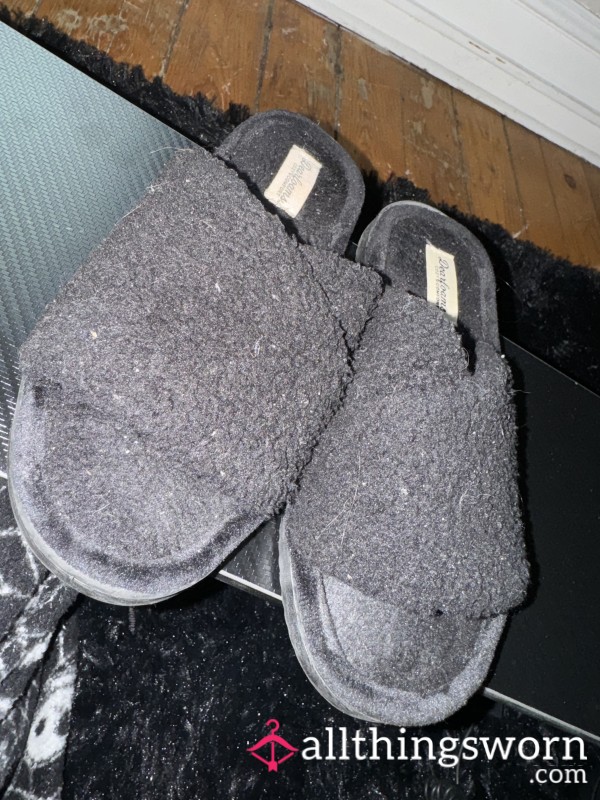 Black Fluffy Slippers