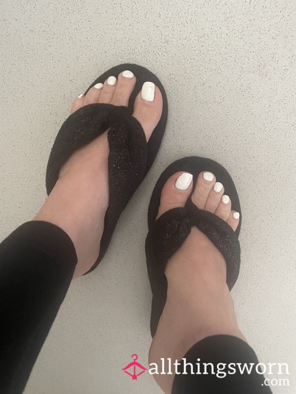 Black Fluffy Slippers