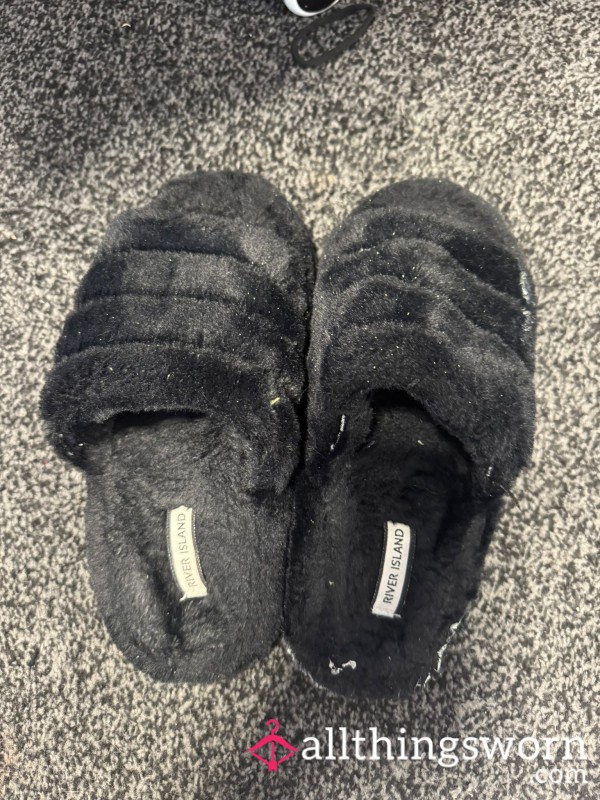 Black Fluffy Slippers