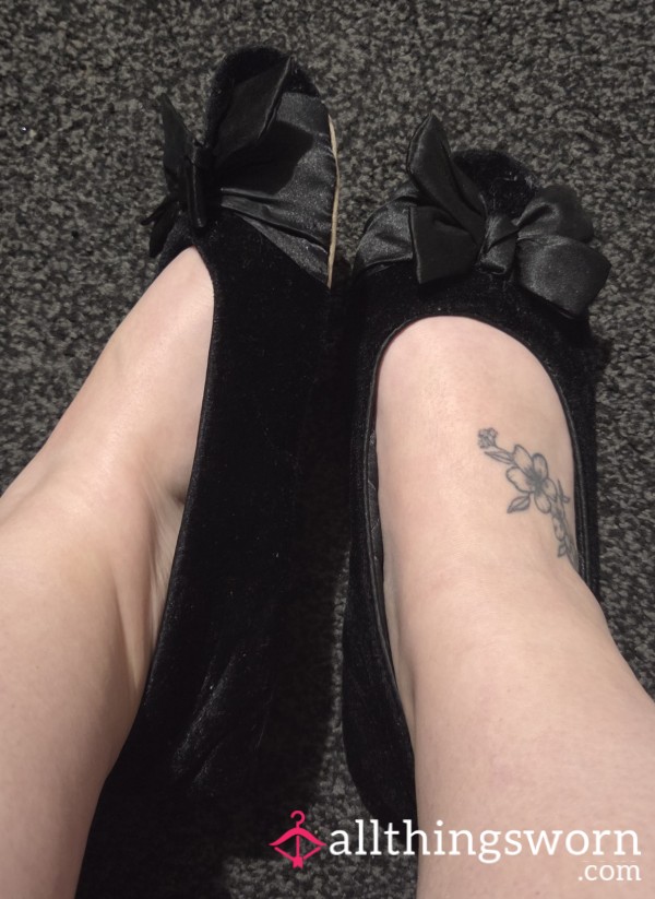 Black Fluffy Slippers