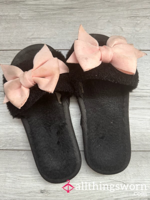 Black Furry Slippers With Pink Bows – Size 5 (Well Worn / Used Condition)