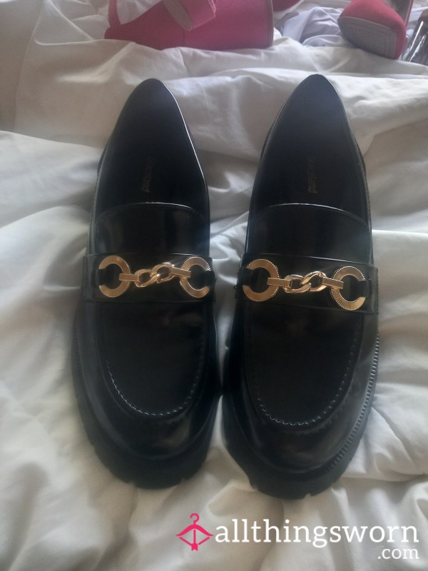 Black Gloss With Gold Loafers