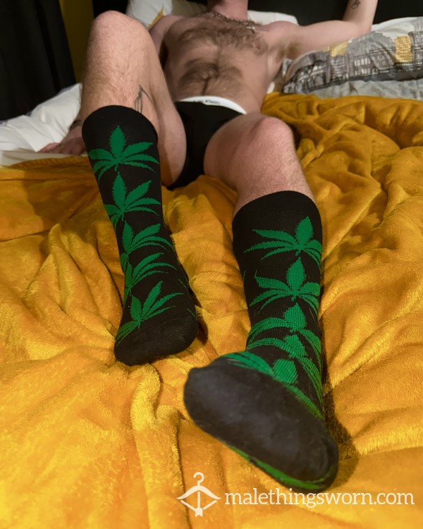 🍁Black Green Leaf Socks🍁 – Heavy Daily & Bed Wear