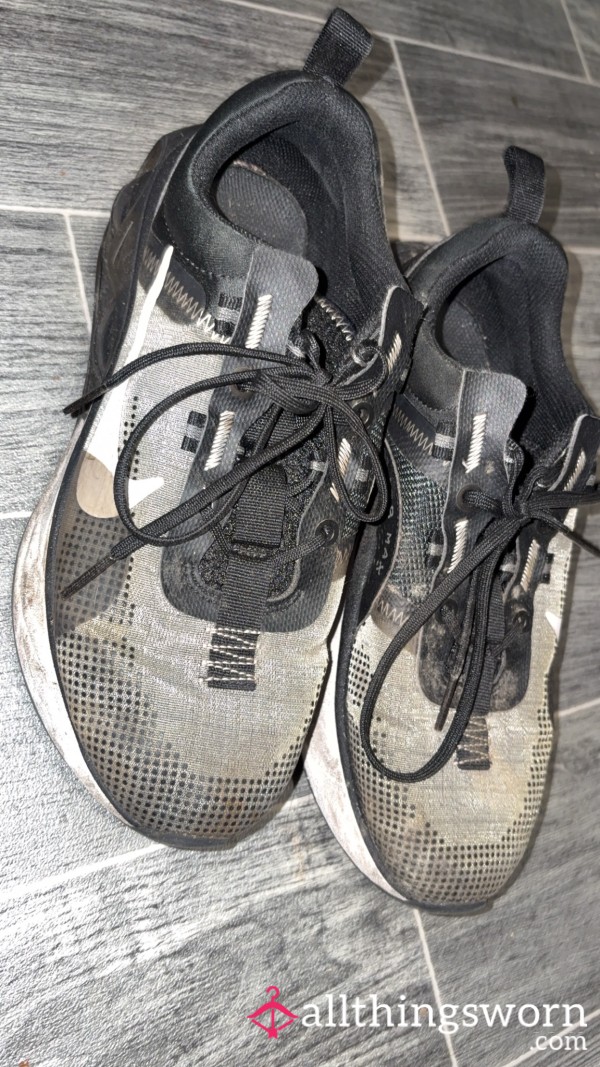Black & Grey Nike Sweaty Dirty Sneakers 👟🩶🖤