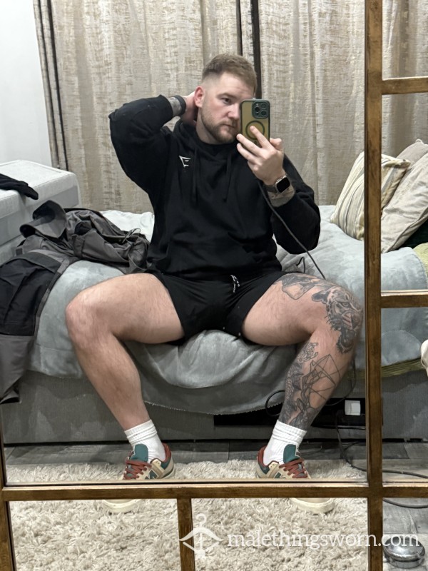 [SOLD] Black Gymshark Hoody