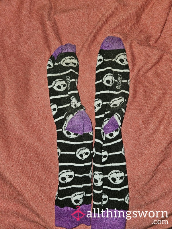 Black Half Calf Socks: Slightly Worn Out Heel And Toe Area