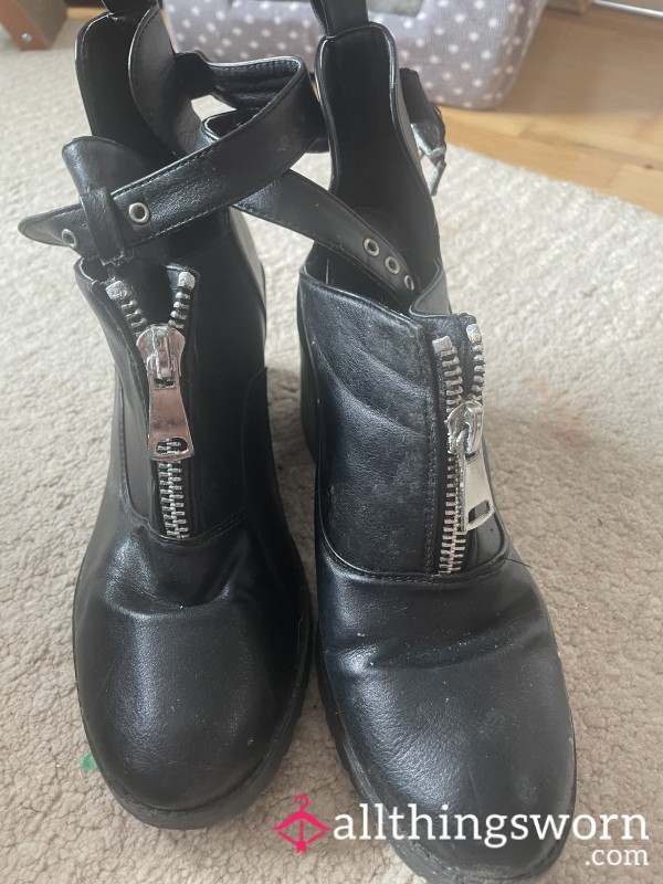 Black Heeled Boots Size 7