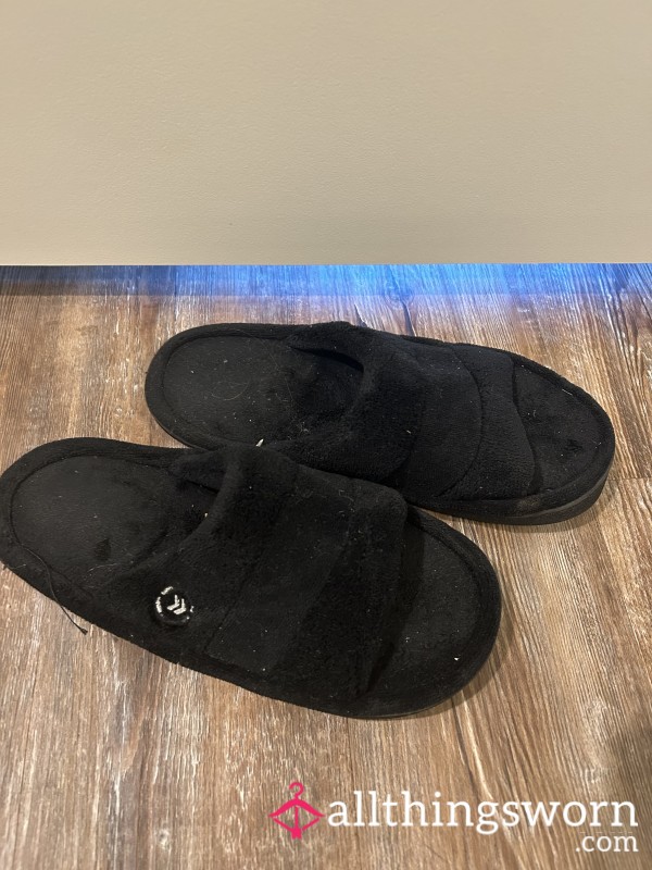 Black House Slippers