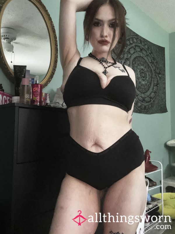 Black Juicy Cheekie ( Juicy Couture)