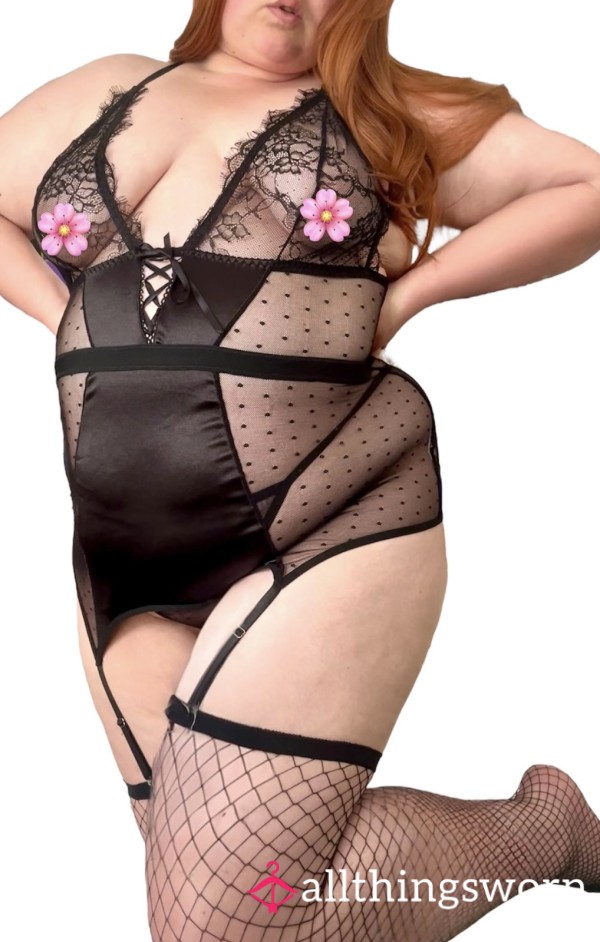 ♠️ Black Lace And Mesh Plus Size Lingerie Set With G String And Fishnet Stockings ♠️