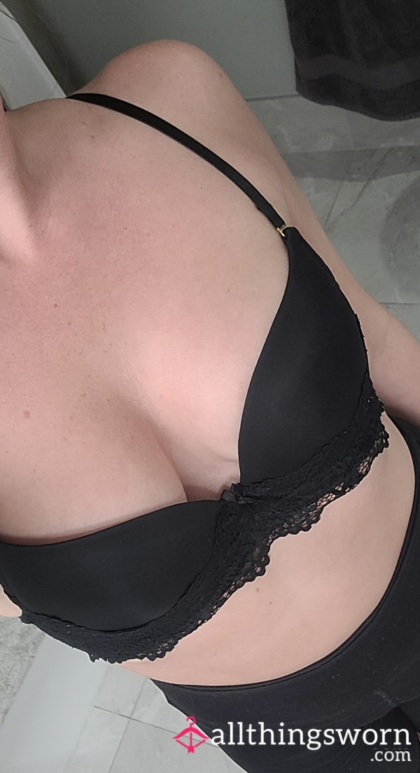 Black Lace Push Up Bra - 34B