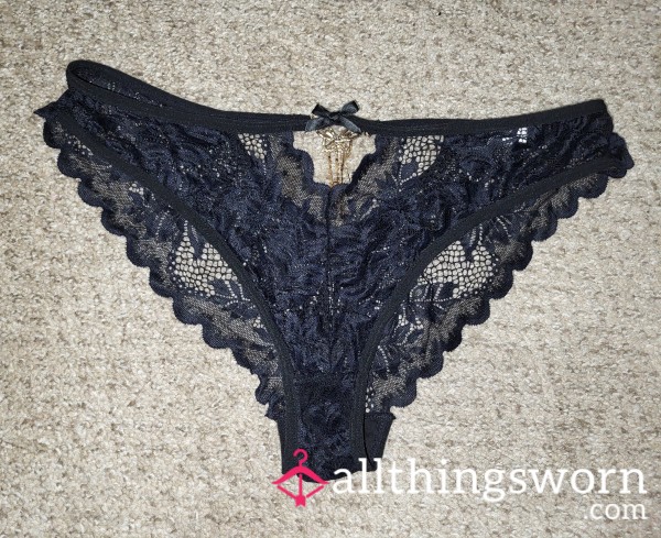 Black Lace Cheeky With Gold Bu*terfly