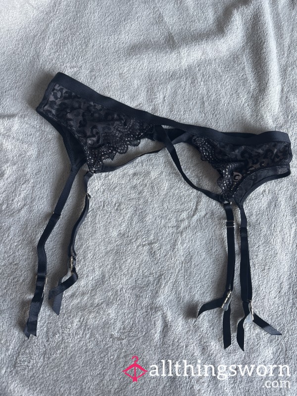 Black Lace Leopard Print Suspender Belt S**y Accessories Size Medium 12 14 Uk Used Worn