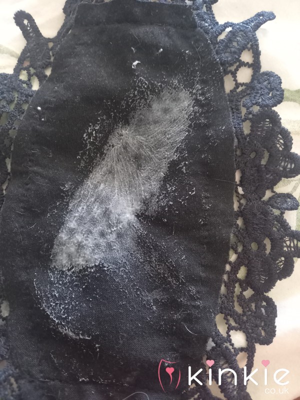 Black Lacey C*mmy Face Mask 😷