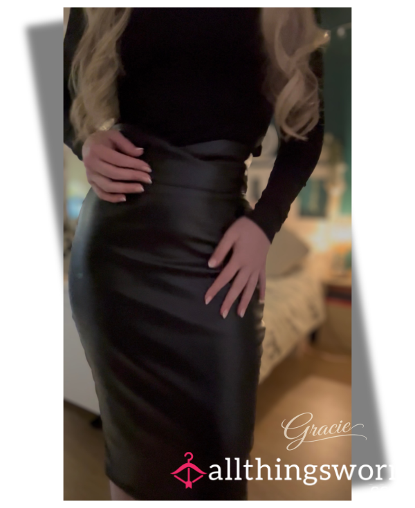 Black Latex Skirt Strip 🖤