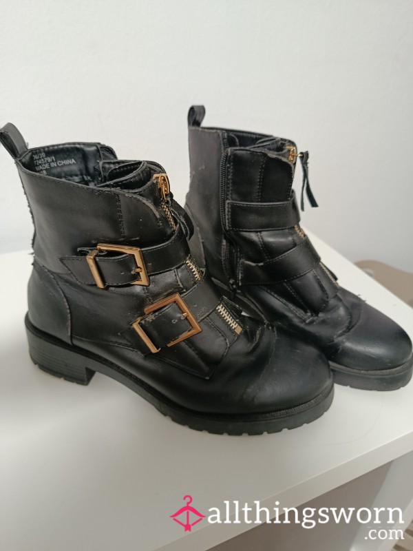 Black Leather Buckle Boots