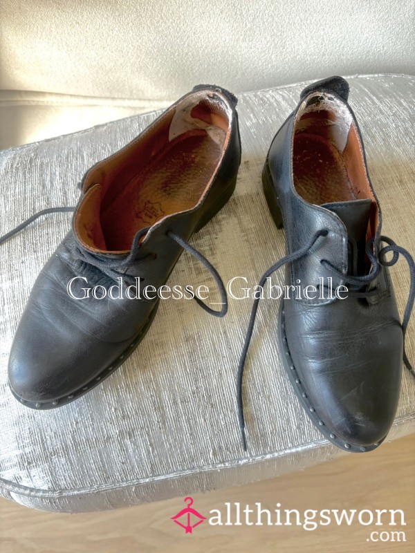 Black Leather Flat Shoes