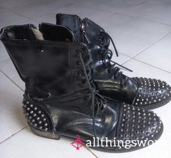 Black Leather Wellworn Boots With Spikes😍🥵 Damage|Wellworn
