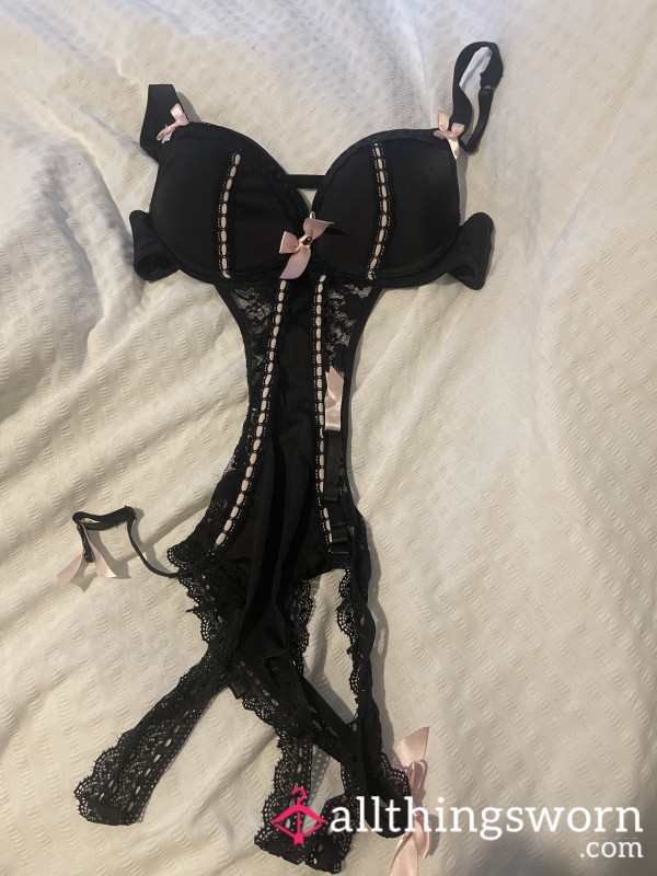 Black Lingerie Set With Pink Detail